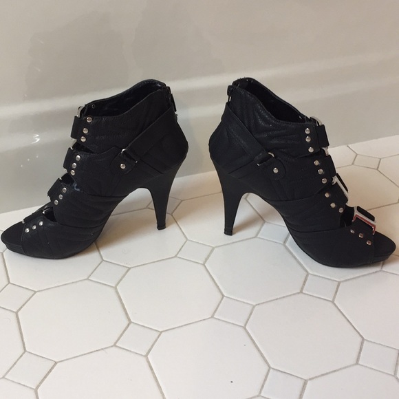 Pink Duchess Dolly-5 Heels - Picture 4 of 10